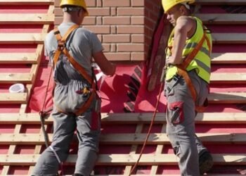 Smart Roofing Solutions That Improve Energy Efficiency and Comfort